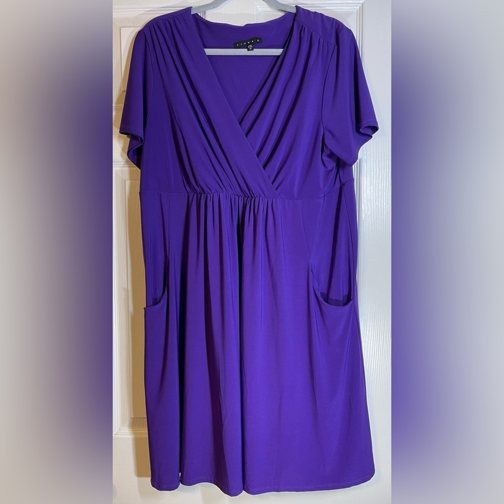 Purple Women’s‎ Plus Size Dress V Neck Size 1X Purple